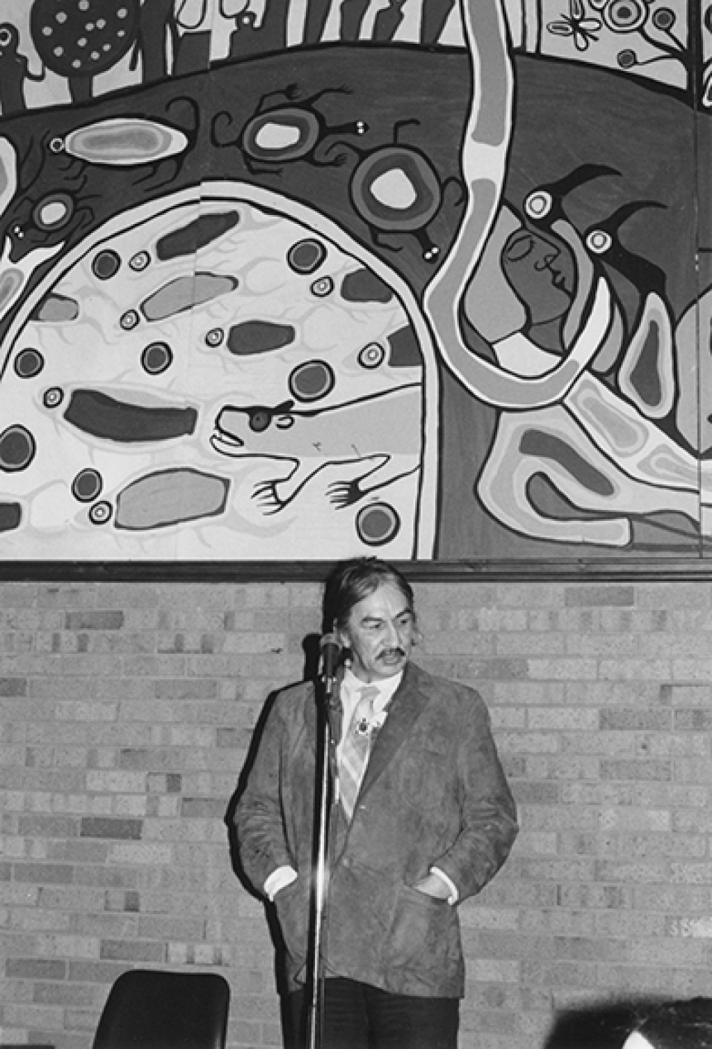 A photo of Norval Morrisseau prior to the unveiling ceremony of Androgyny